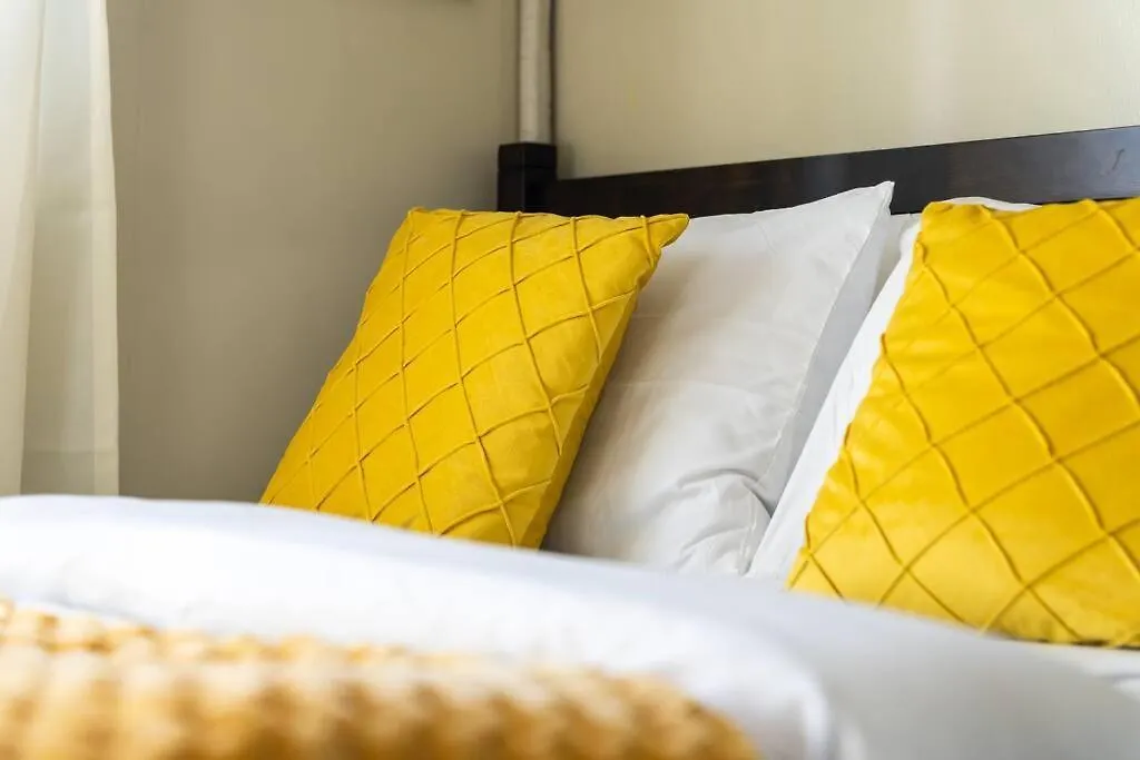 Urban Oasis Cozy Escape Apartment Manila