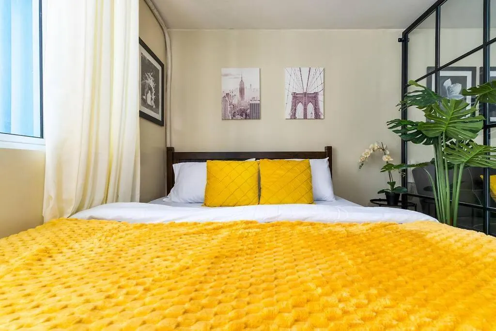 Urban Oasis Cozy Escape Apartment Manila